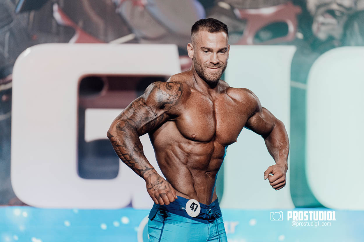 MEN’S PHYSIQUE. Photo & Video Production Studio #1