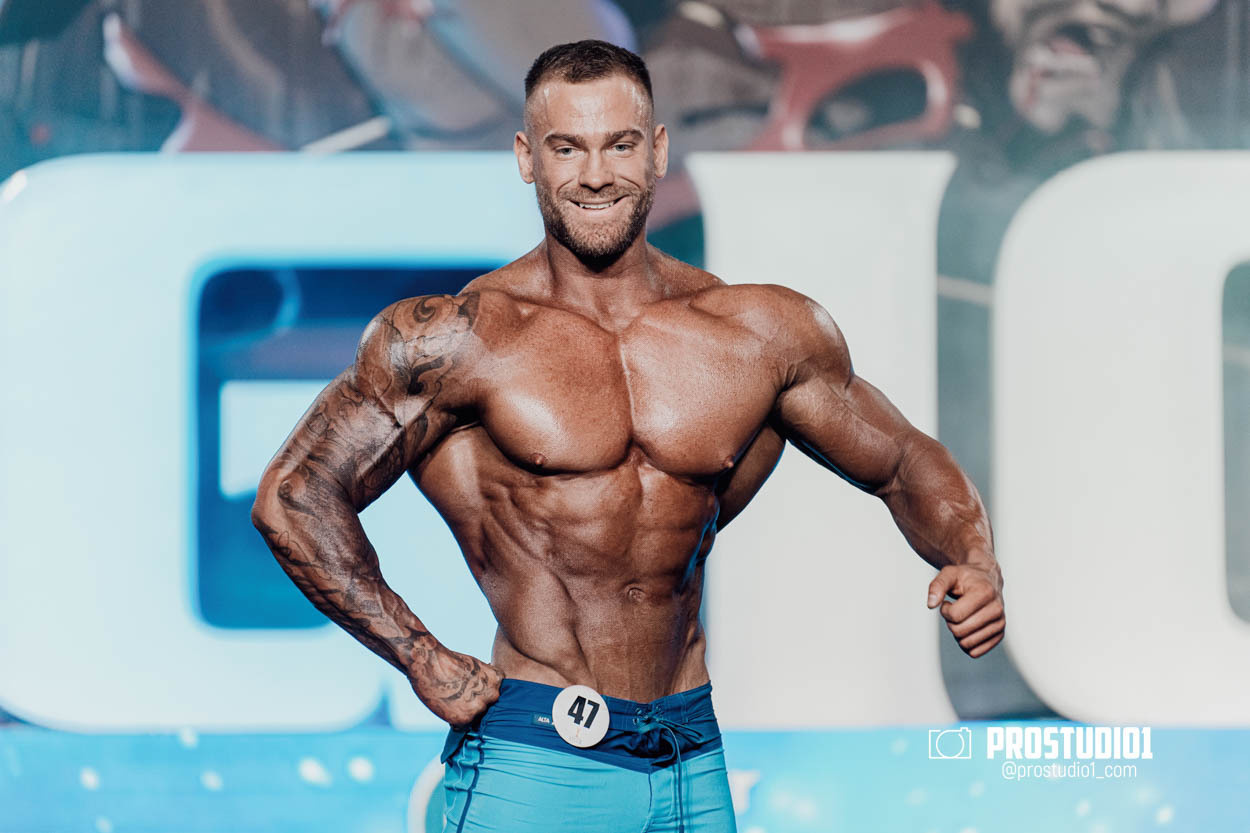 MEN’S PHYSIQUE. Photo & Video Production Studio #1