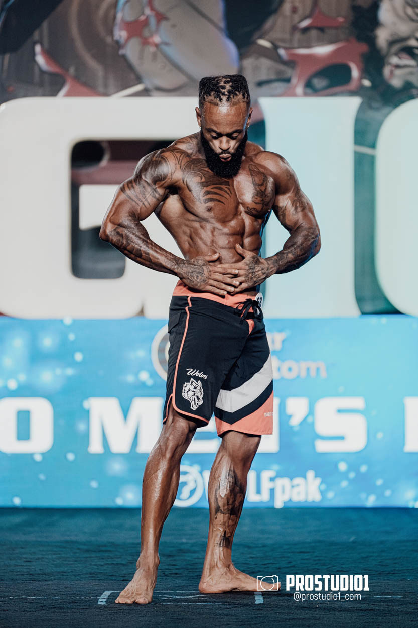 MEN’S PHYSIQUE. Photo & Video Production Studio #1