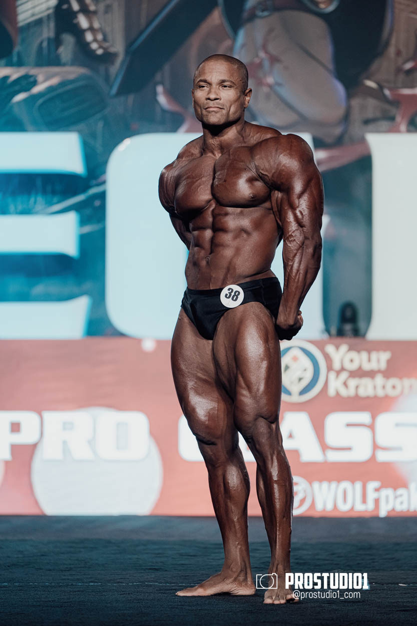 CLASSIC MEN’S PHYSIQUE. Photo & Video Production Studio #1