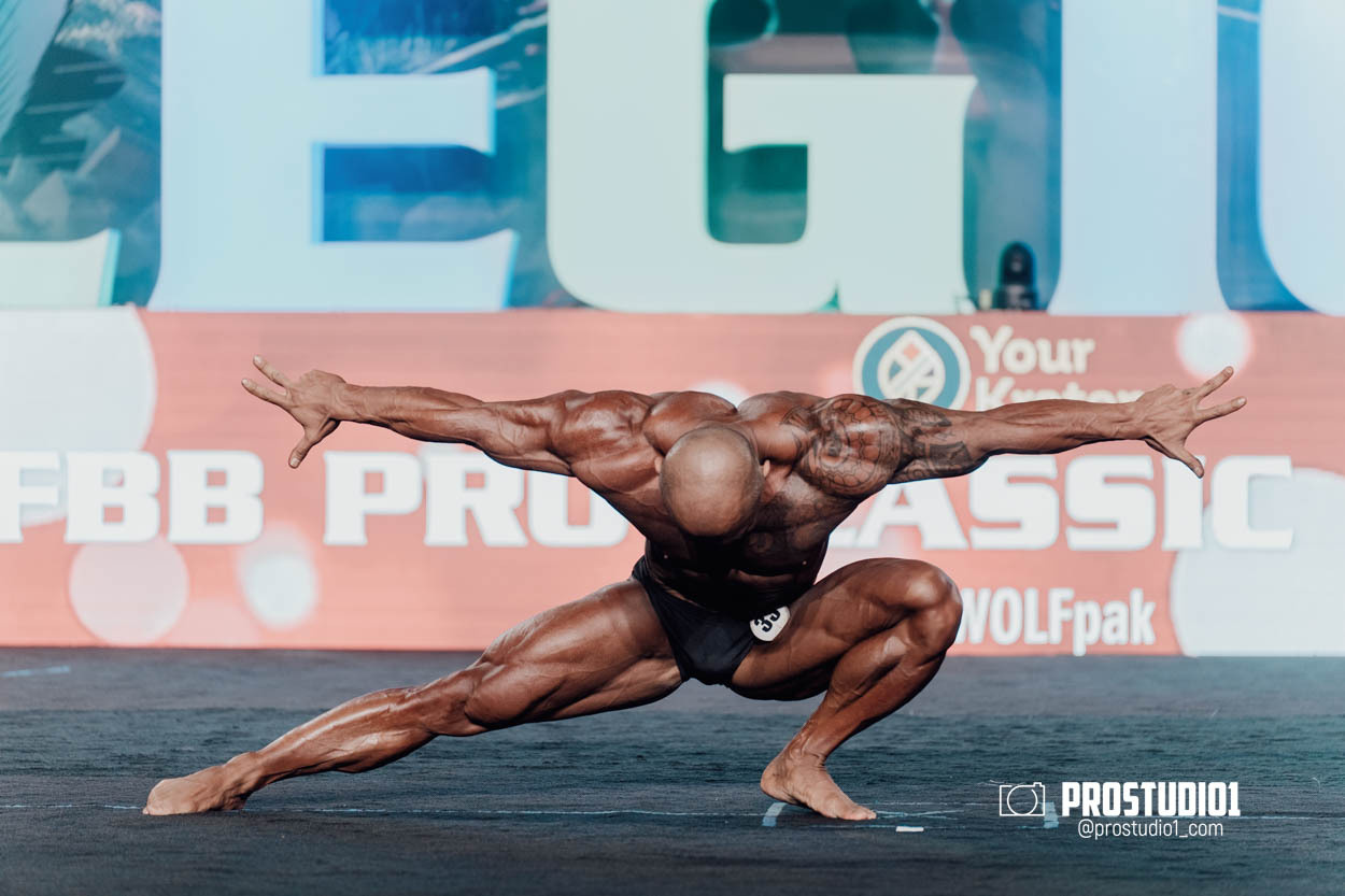 CLASSIC MEN’S PHYSIQUE. Photo & Video Production Studio #1