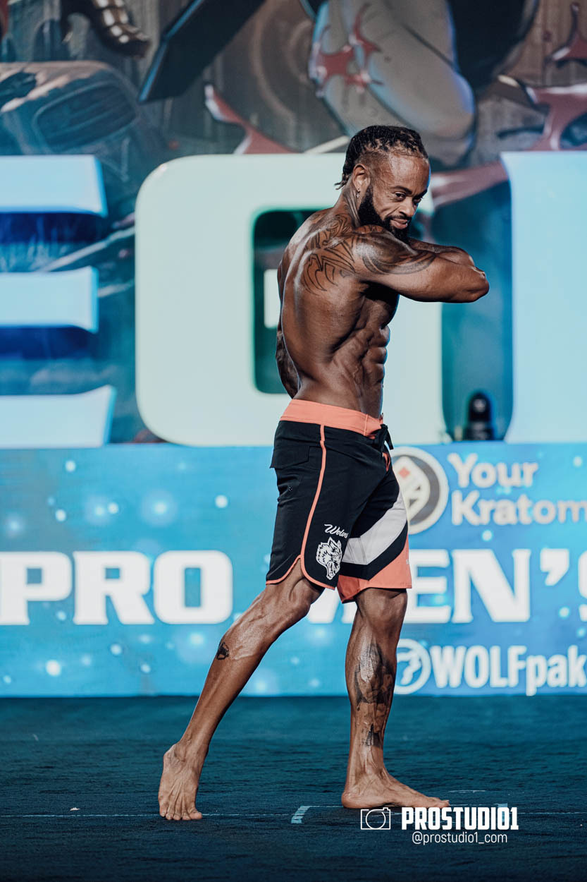 MEN’S PHYSIQUE. Photo & Video Production Studio #1