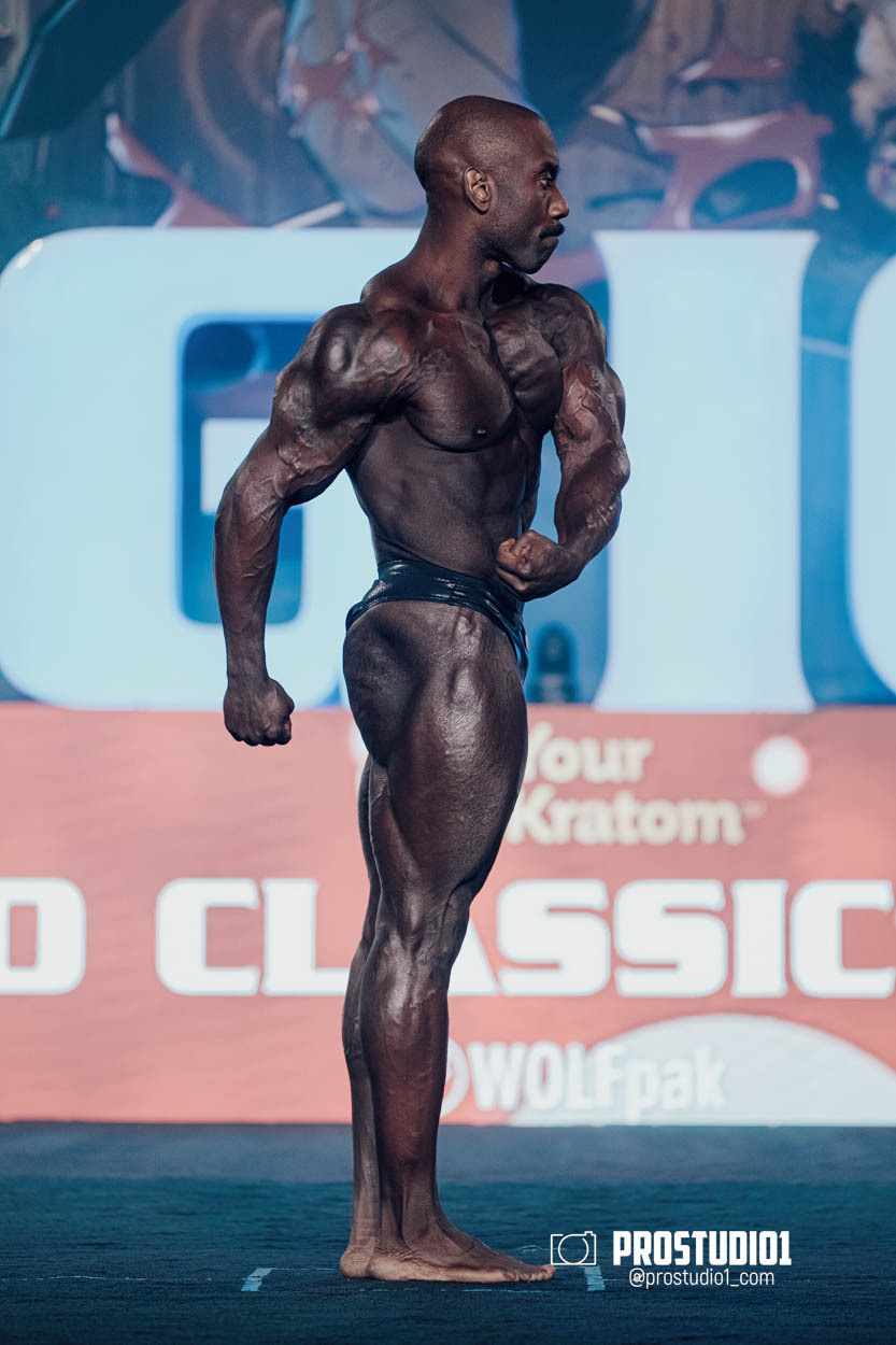 CLASSIC MEN’S PHYSIQUE. Photo & Video Production Studio #1