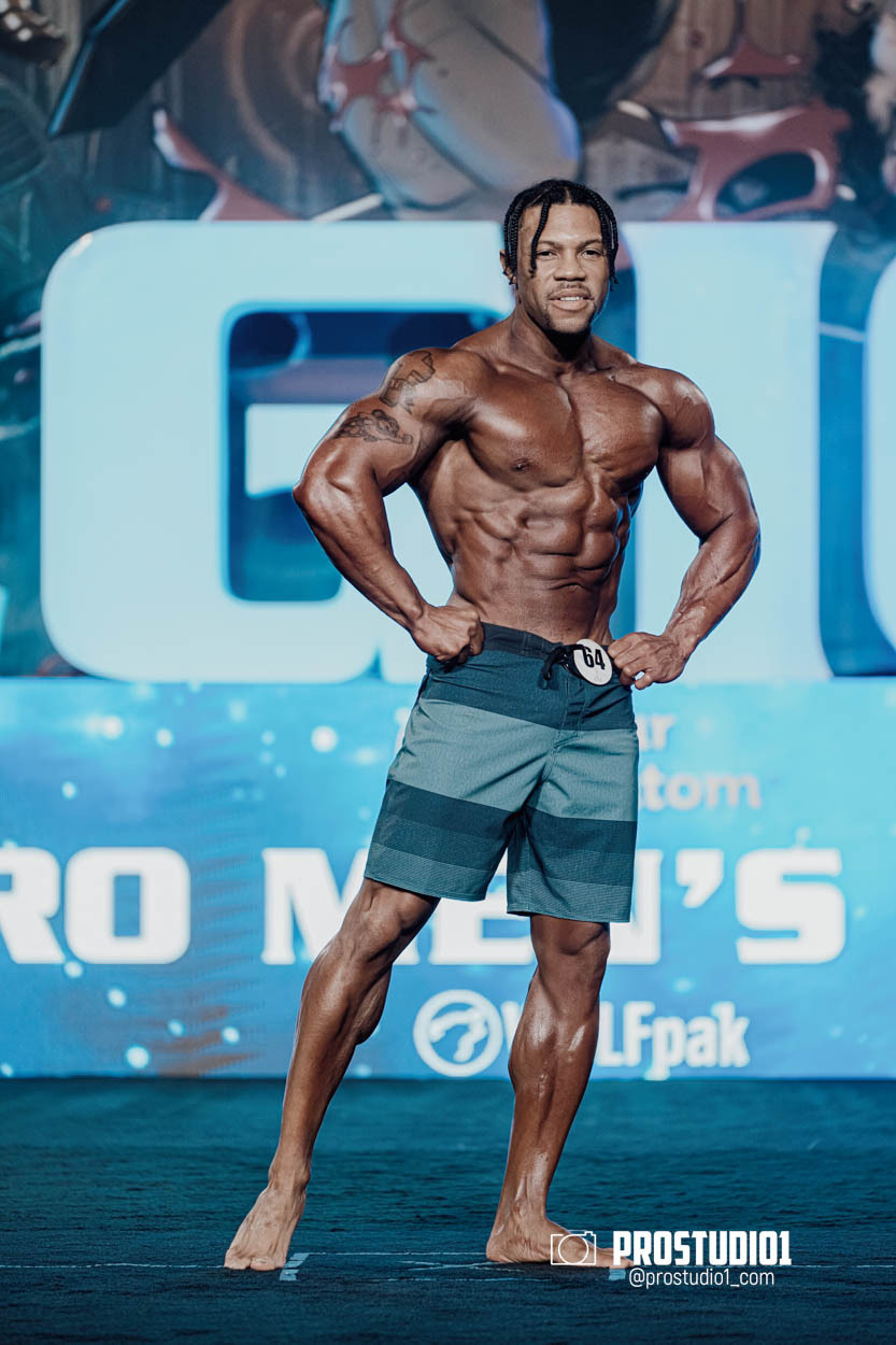 MEN’S PHYSIQUE. Photo & Video Production Studio #1