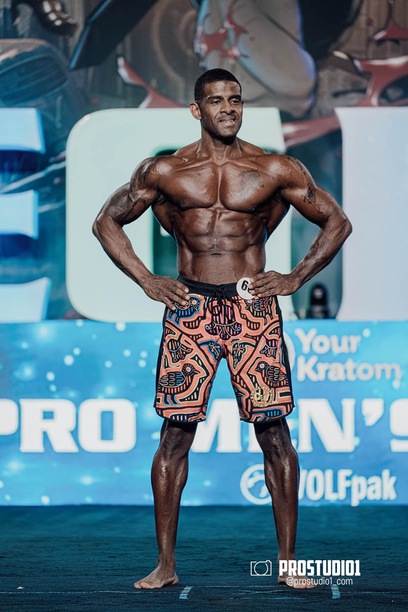 MEN’S PHYSIQUE. Photo & Video Production Studio #1