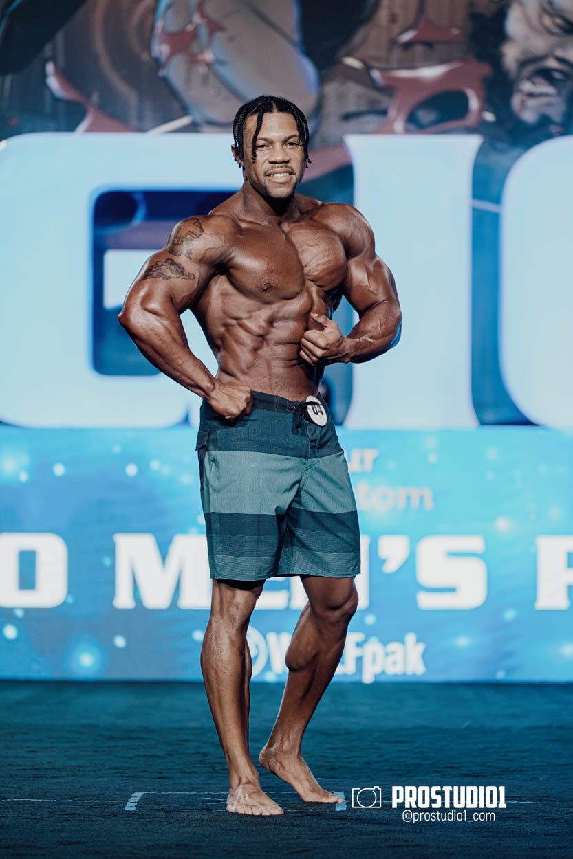 MEN’S PHYSIQUE. Photo & Video Production Studio #1