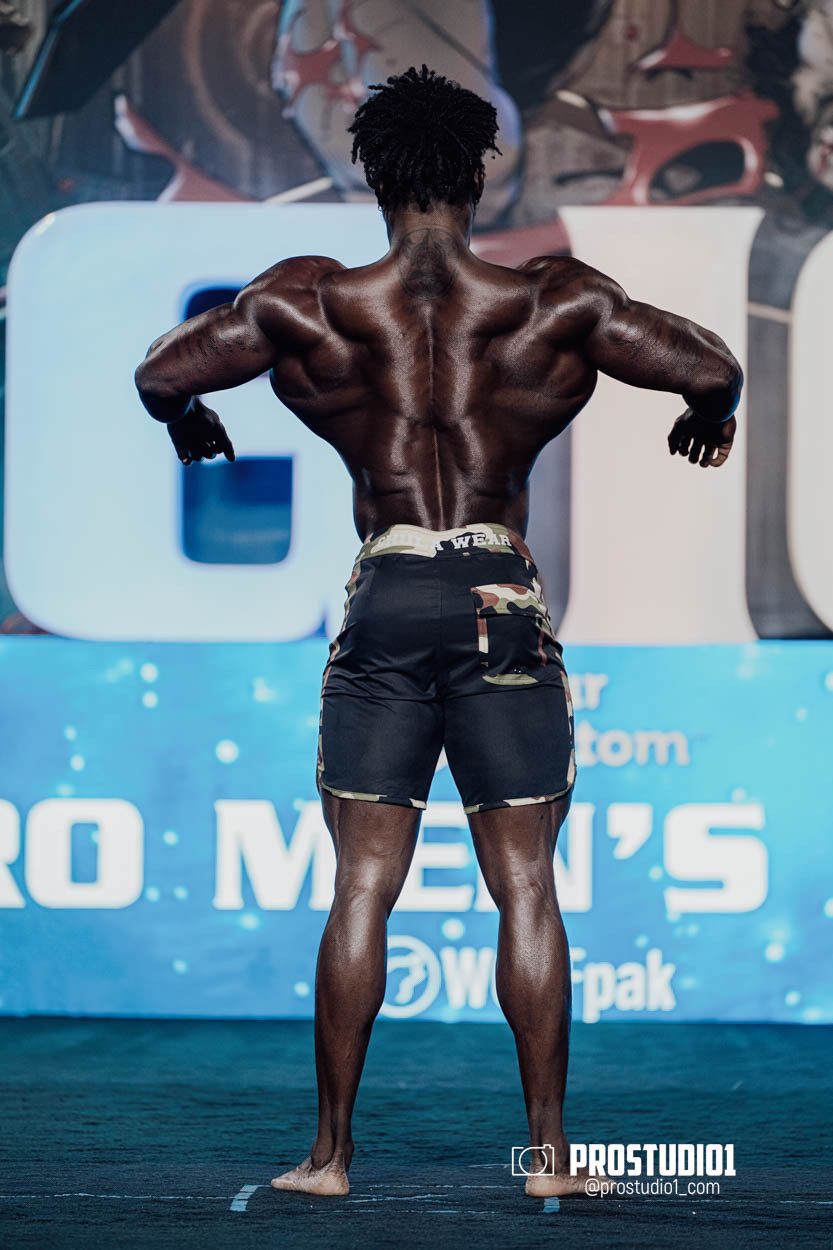 MEN’S PHYSIQUE. Photo & Video Production Studio #1