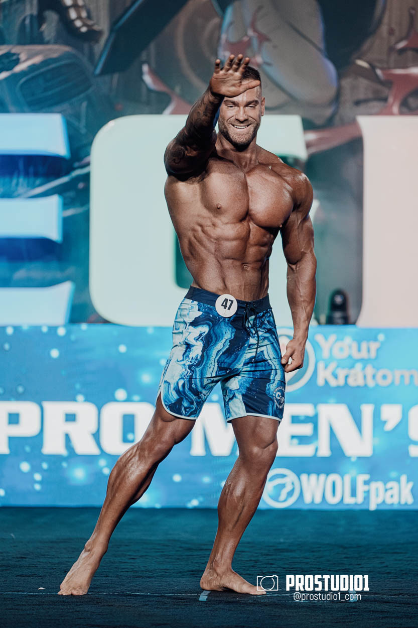 MEN’S PHYSIQUE. Photo & Video Production Studio #1