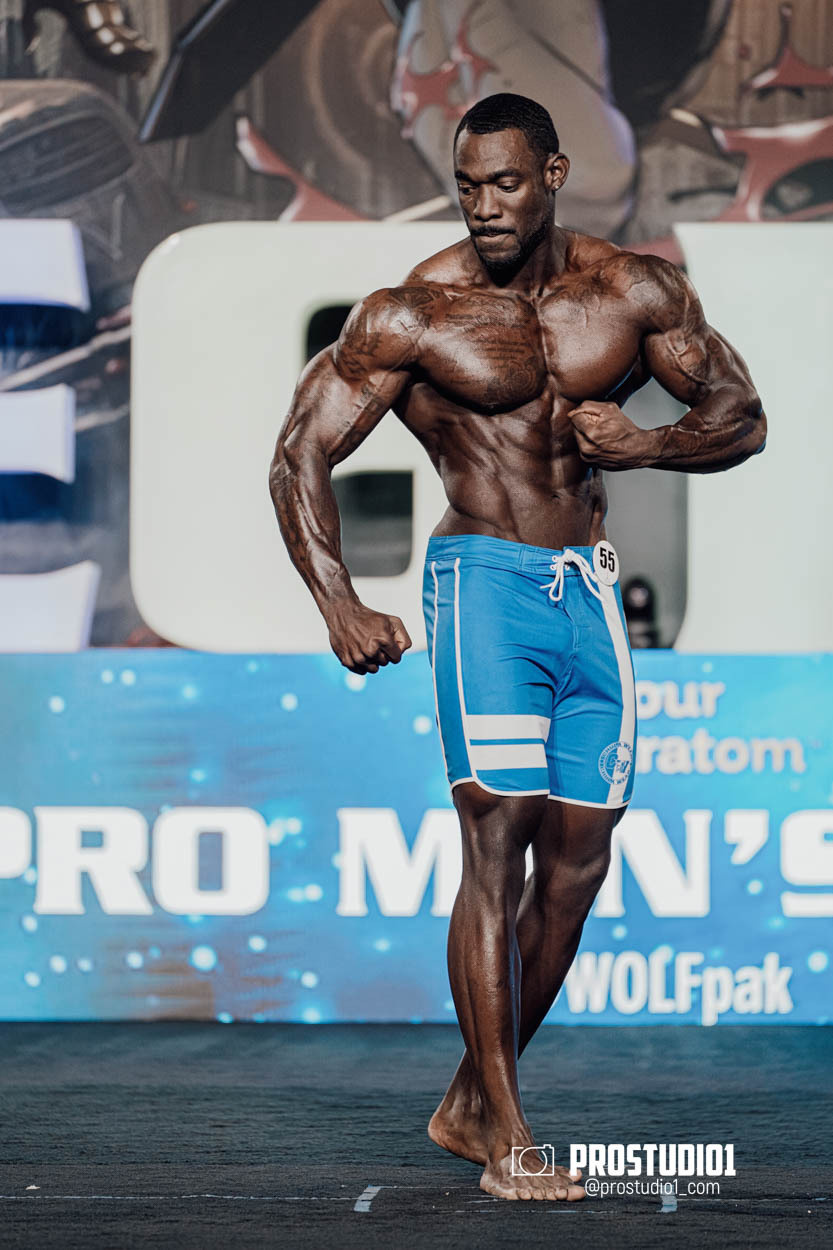 MEN’S PHYSIQUE. Photo & Video Production Studio #1