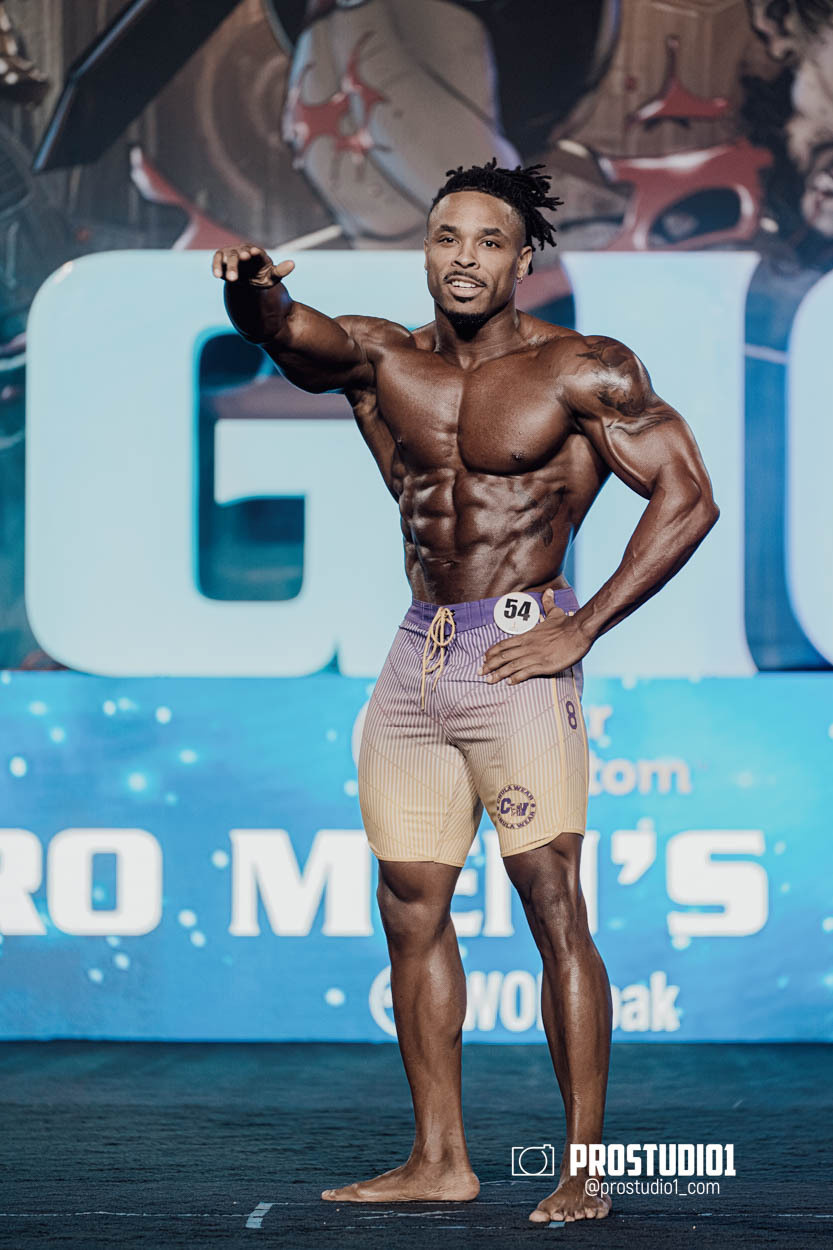 MEN’S PHYSIQUE. Photo & Video Production Studio #1