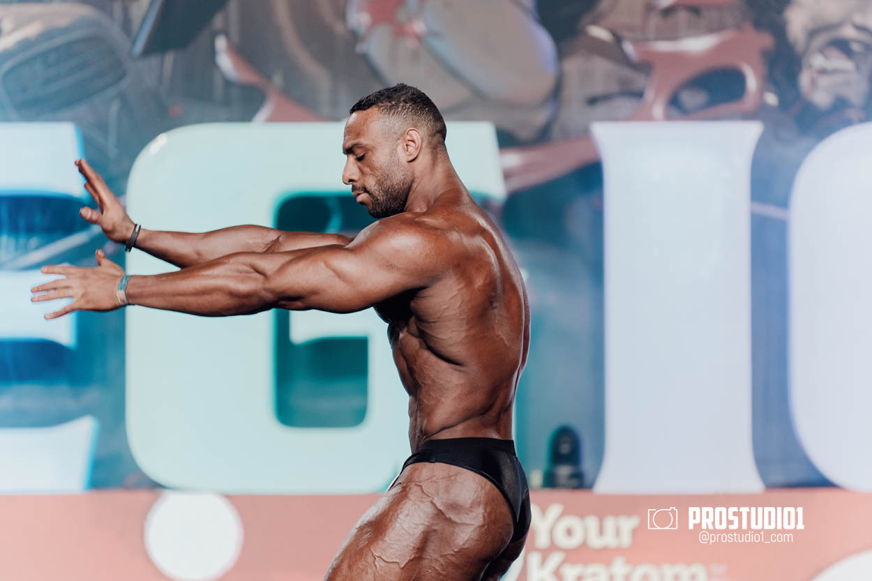 CLASSIC MEN’S PHYSIQUE. Photo & Video Production Studio #1