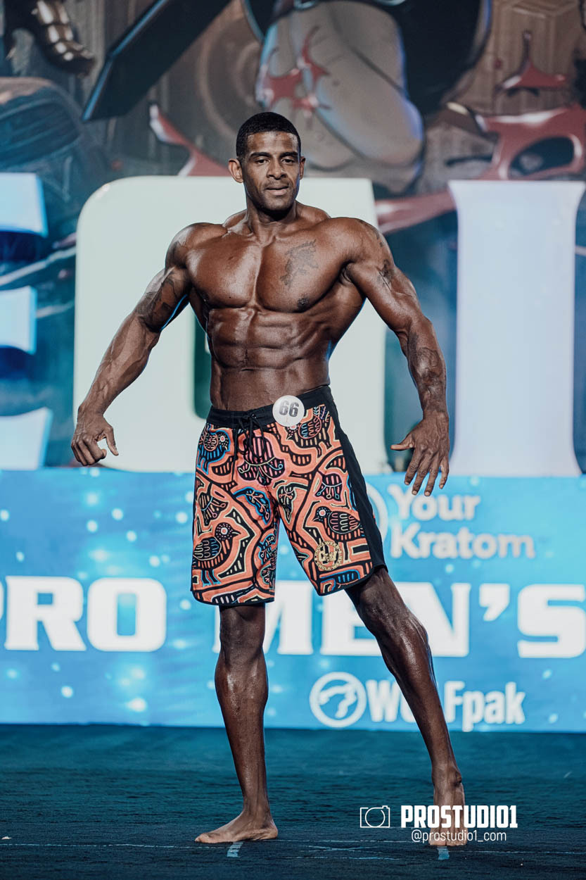 MEN’S PHYSIQUE. Photo & Video Production Studio #1