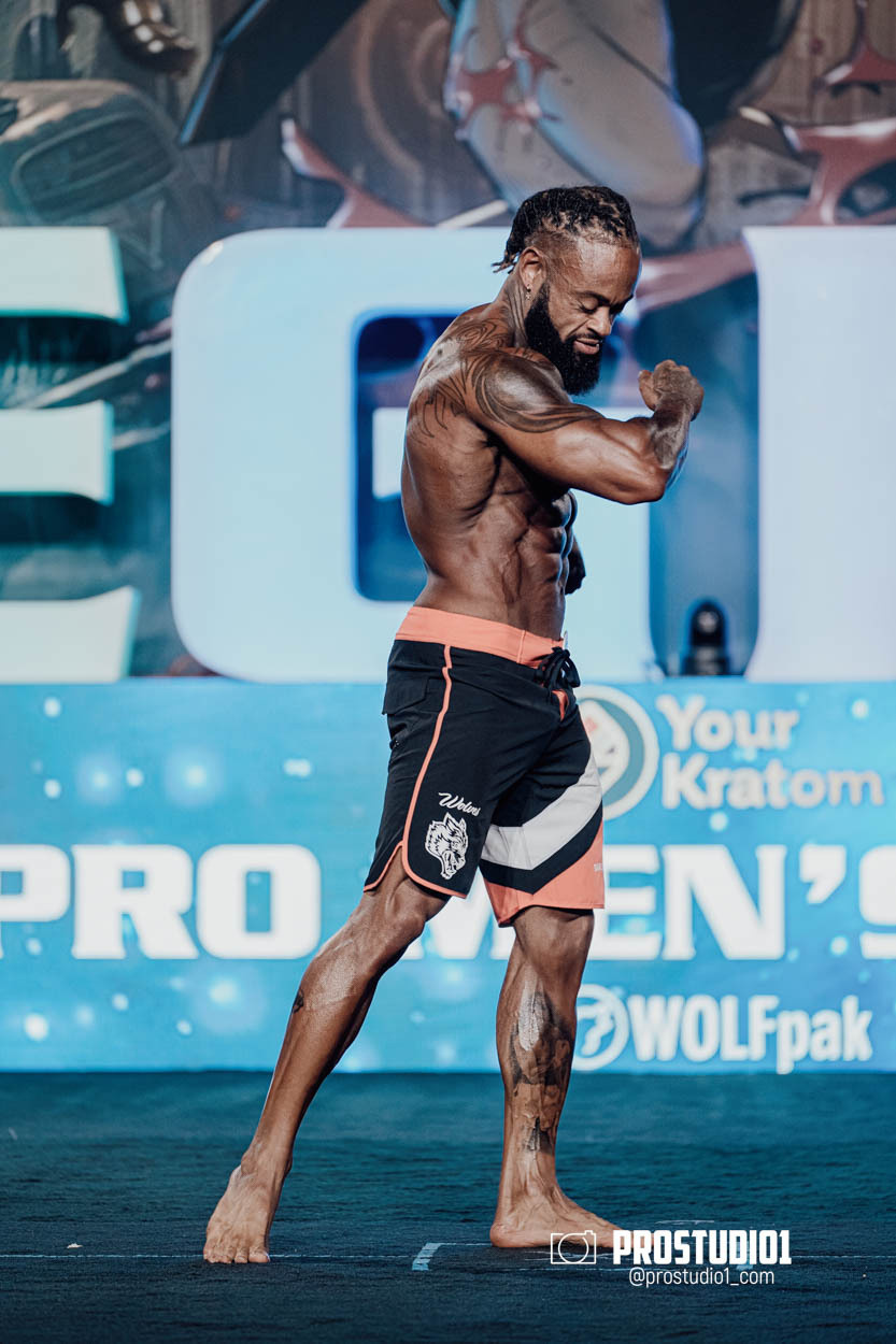 MEN’S PHYSIQUE. Photo & Video Production Studio #1