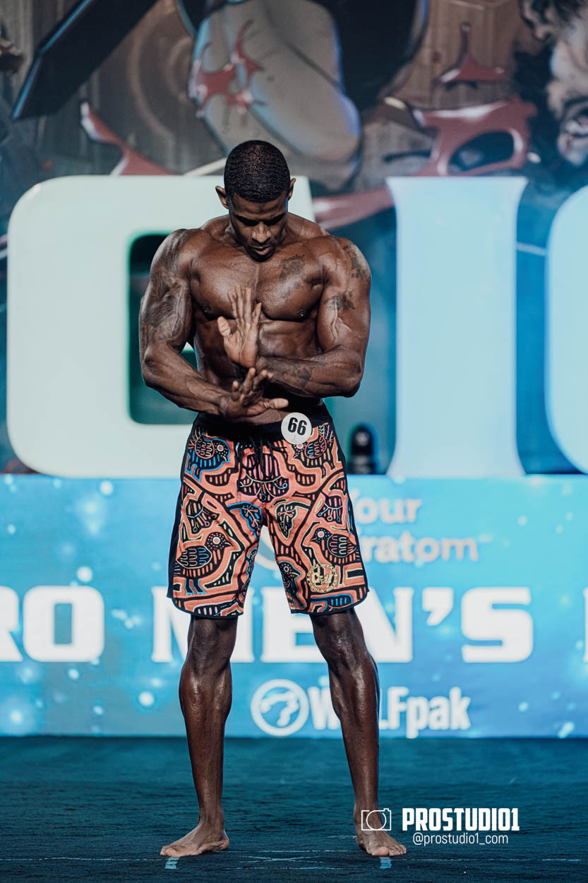 MEN’S PHYSIQUE. Photo & Video Production Studio #1