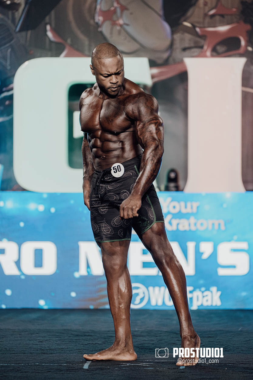 MEN’S PHYSIQUE. Photo & Video Production Studio #1