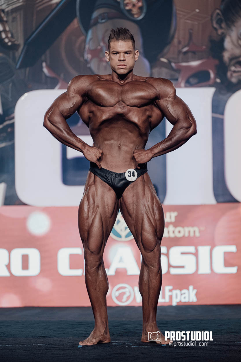 CLASSIC MEN’S PHYSIQUE. Photo & Video Production Studio #1