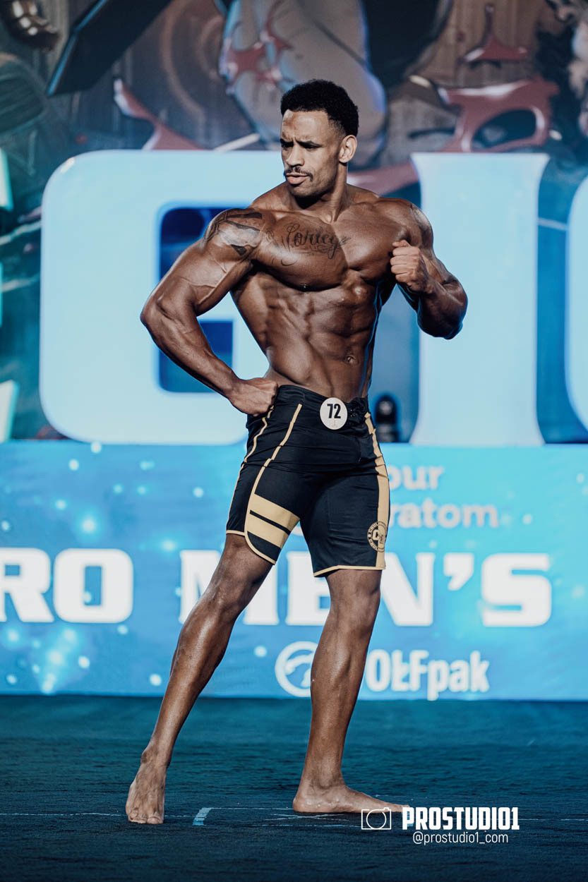 MEN’S PHYSIQUE. Photo & Video Production Studio #1