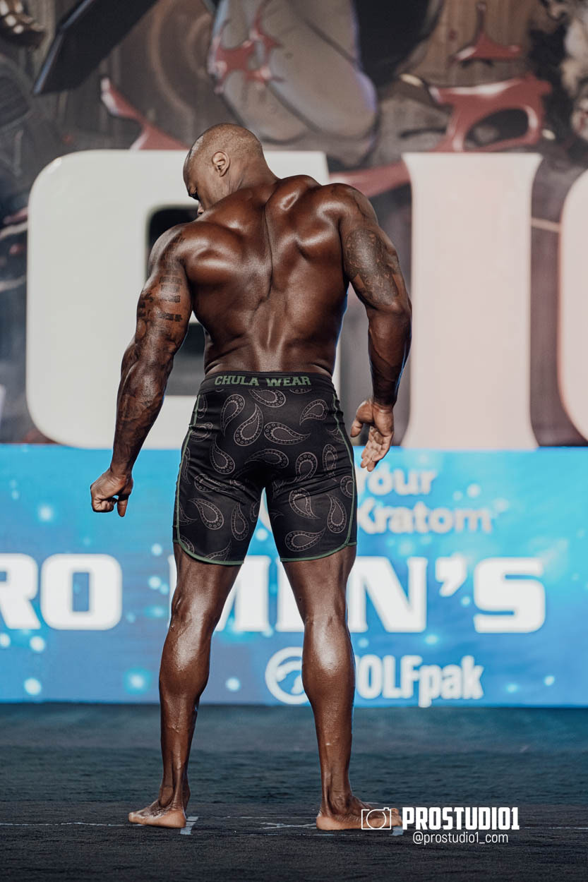 MEN’S PHYSIQUE. Photo & Video Production Studio #1