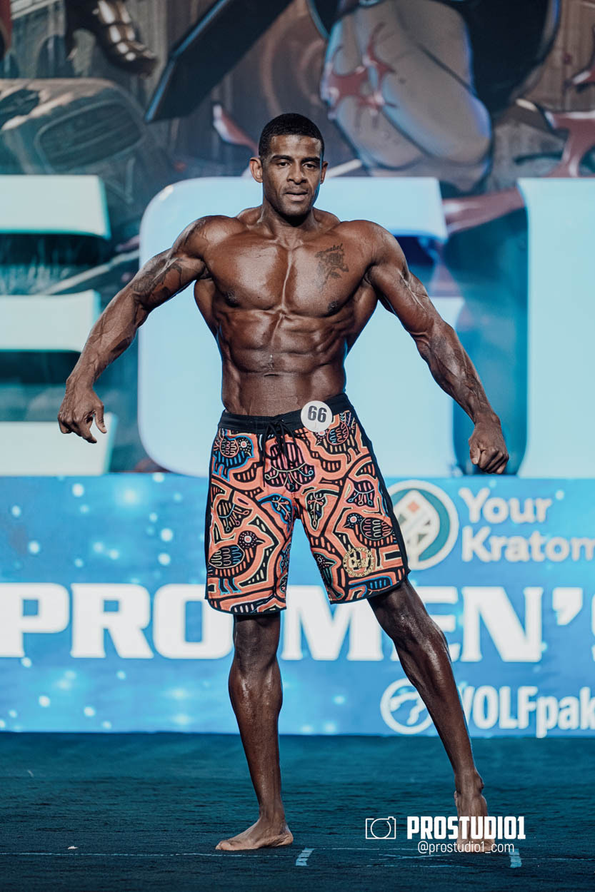 MEN’S PHYSIQUE. Photo & Video Production Studio #1