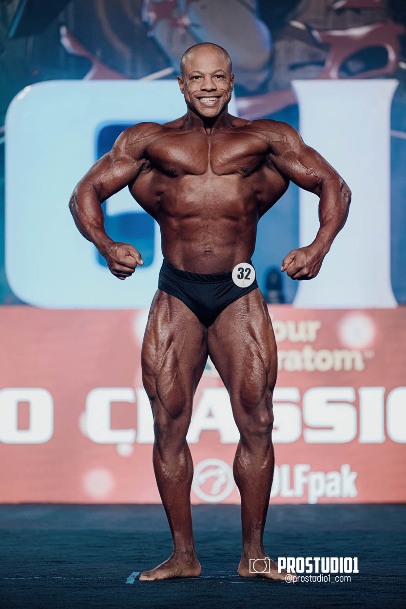 CLASSIC MEN’S PHYSIQUE. Photo & Video Production Studio #1