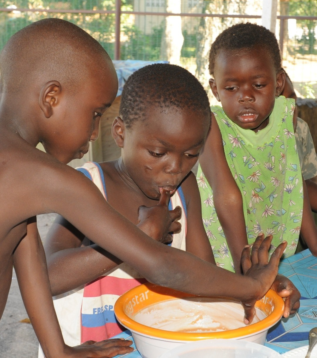 Photos of volunteer work in Congo. Simbahalu