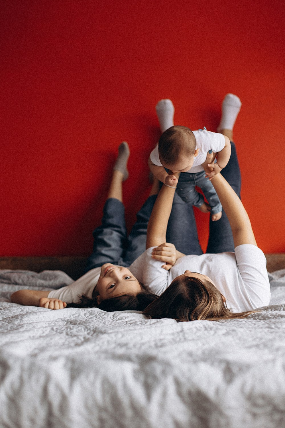 Фотосессия мамы и любимых дочек в домашней атмосфере. Family and Individual Photographer in Vilnius Elena Raduke