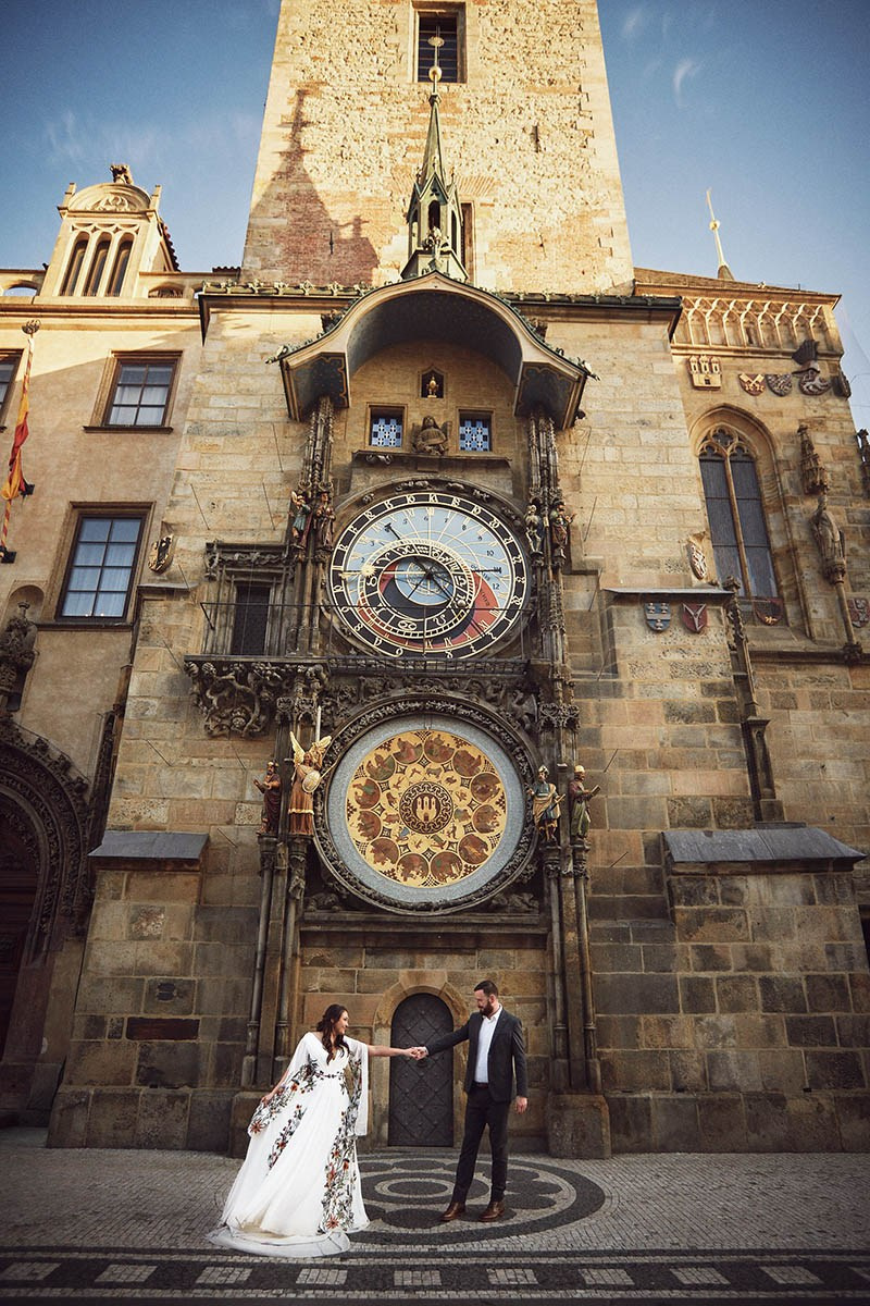 Pre-Dawn Sunrise Engagement Session in Prague