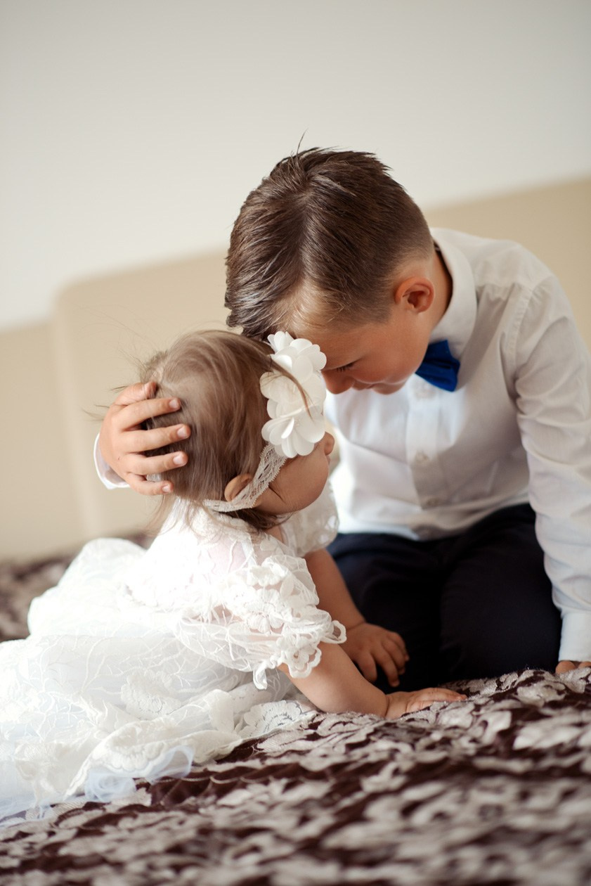 Krikštynos, krikštas, krikštynų fotosesija, ceremonija, bažnyčia krikštynų pasiruošimo fotografavimas. Krikštynų fotografas Vilnius Trakai kaina krikštynų fotografavimas fotografė personal.lt photogrpahy kainos šeima, vaikai profesionali natūrali meninė reportažinė klasikinė fotosesija, krikštynų fotosesija gamtoje