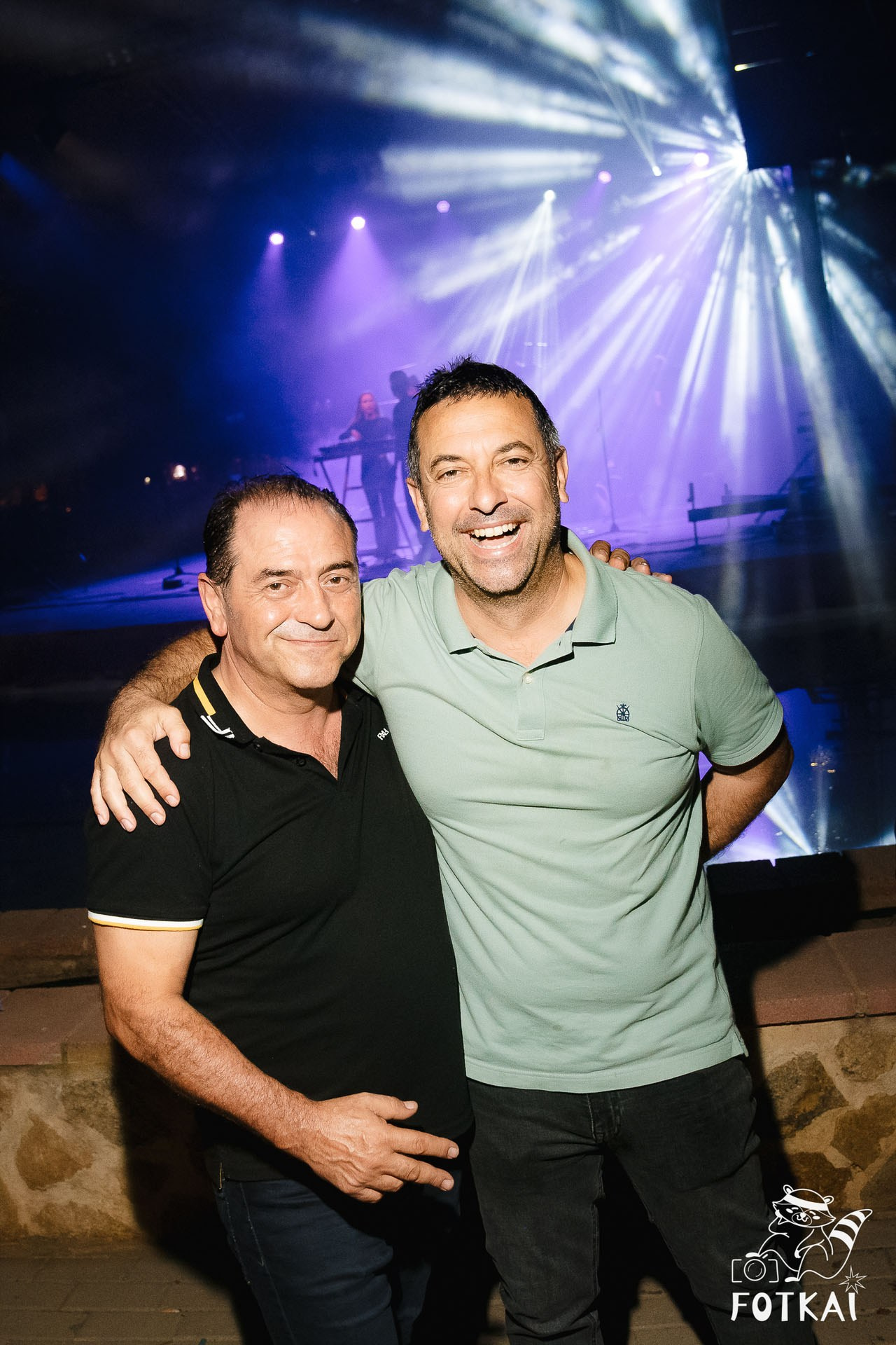 Фотоотчёт Street Food Market Torrevieja — Seguridad Social & Las Hienas DJs | FOTKAI