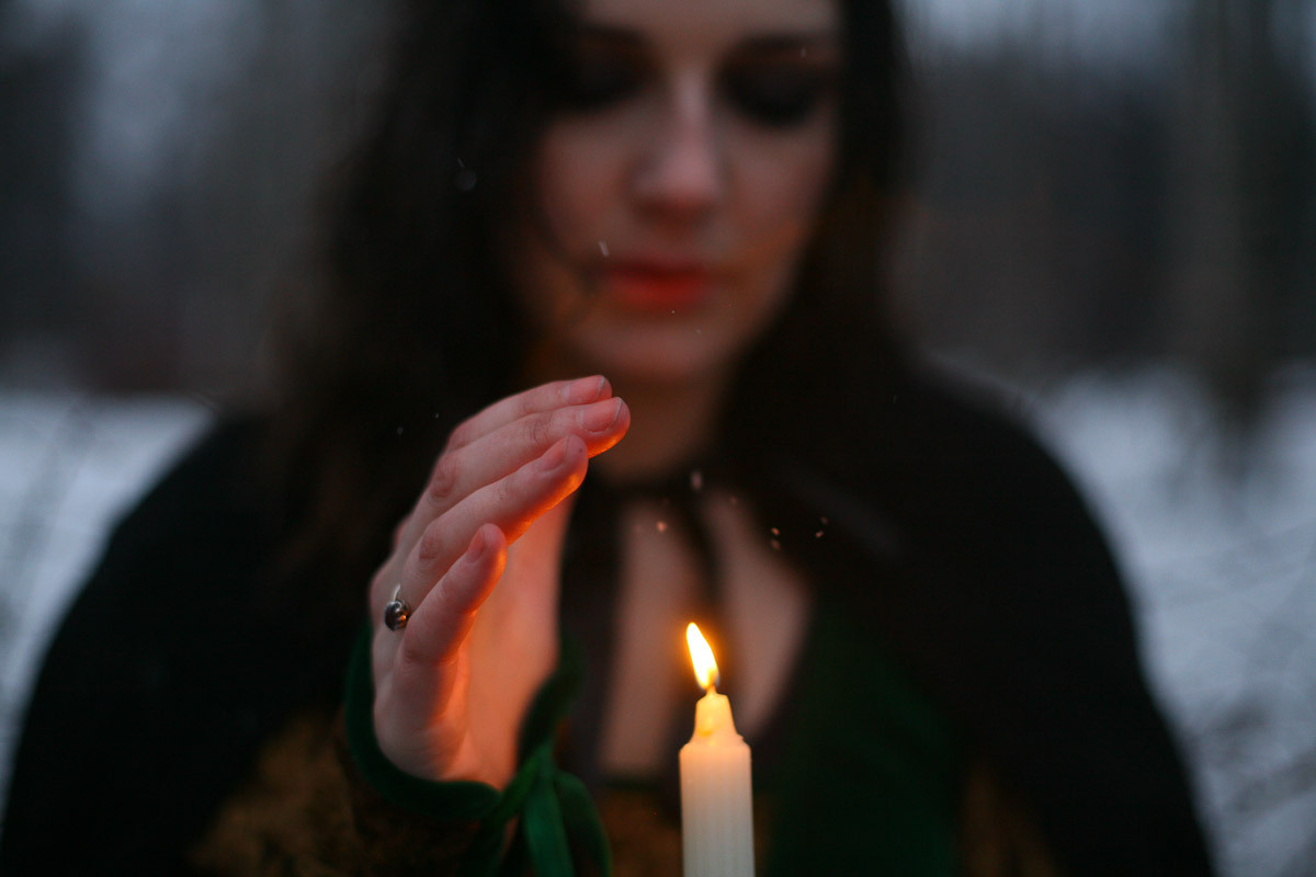 Люда и яблоки старой зимы. Виктория Дини. Арт-фотография