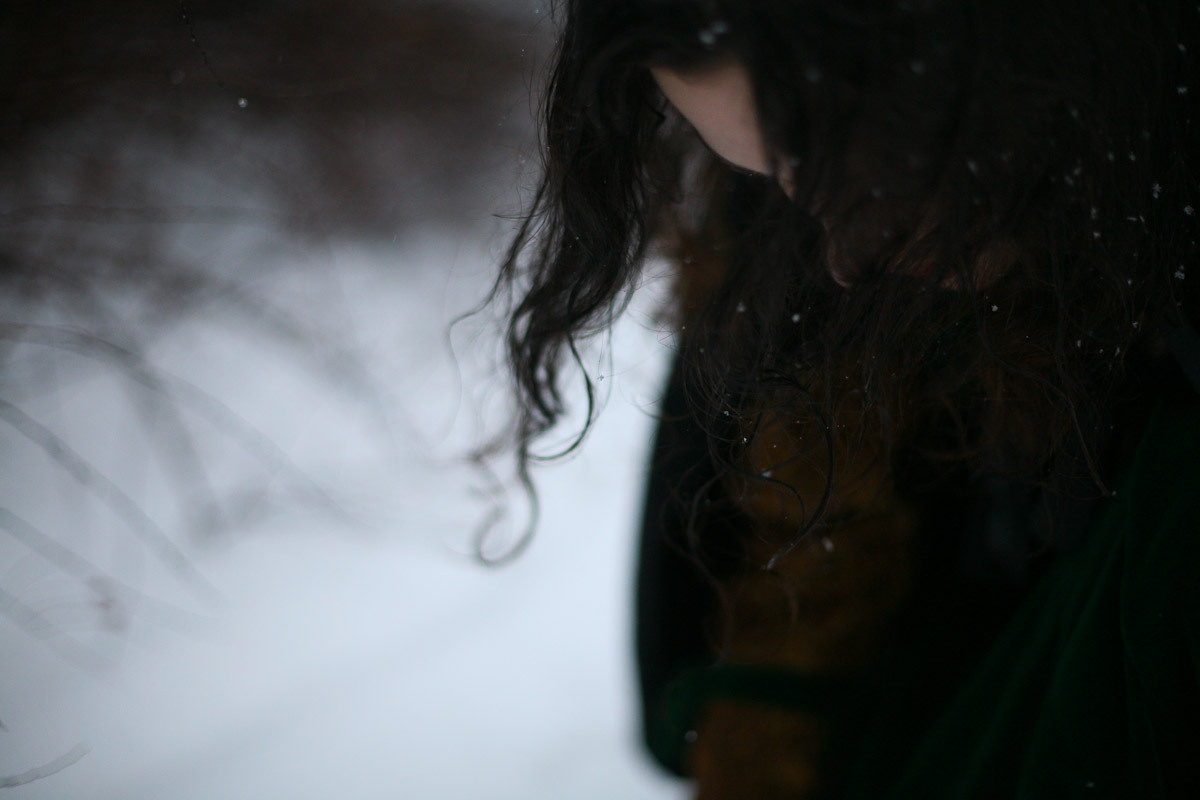 Люда и яблоки старой зимы. Виктория Дини. Арт-фотография