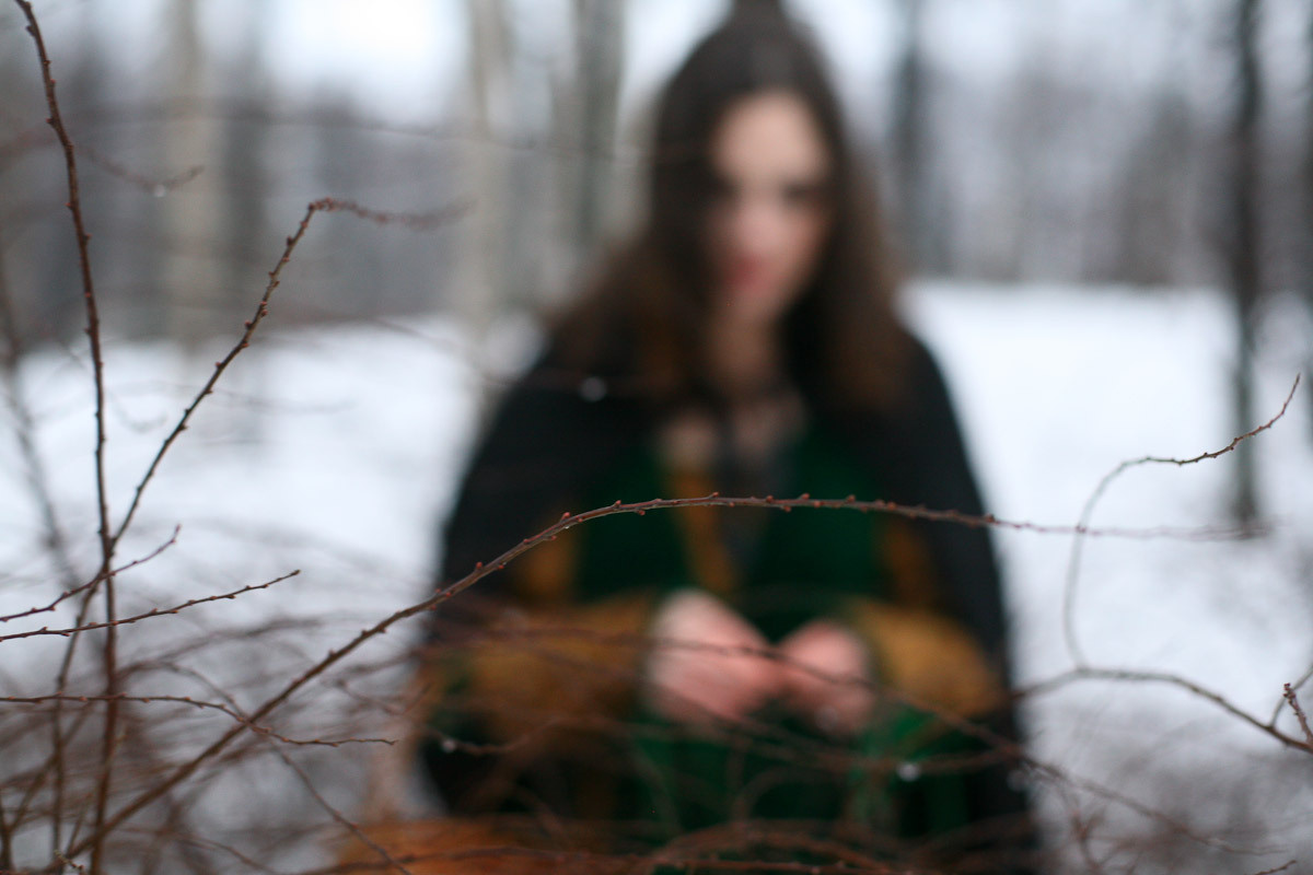 Люда и яблоки старой зимы. Виктория Дини. Арт-фотография