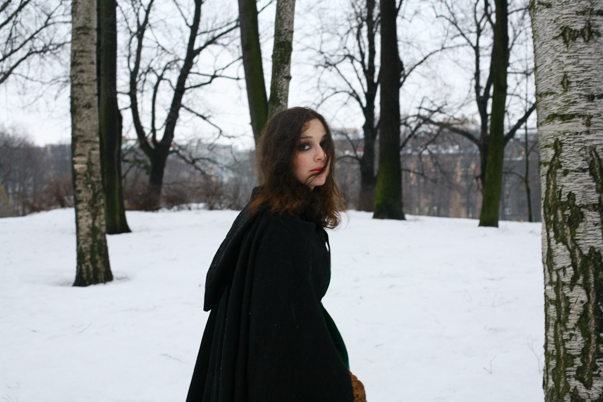 Люда и яблоки старой зимы. Виктория Дини. Арт-фотография