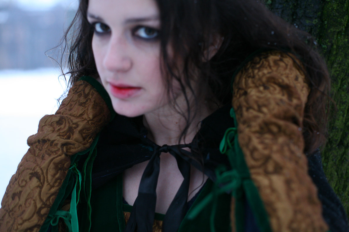 Люда и яблоки старой зимы. Виктория Дини. Арт-фотография