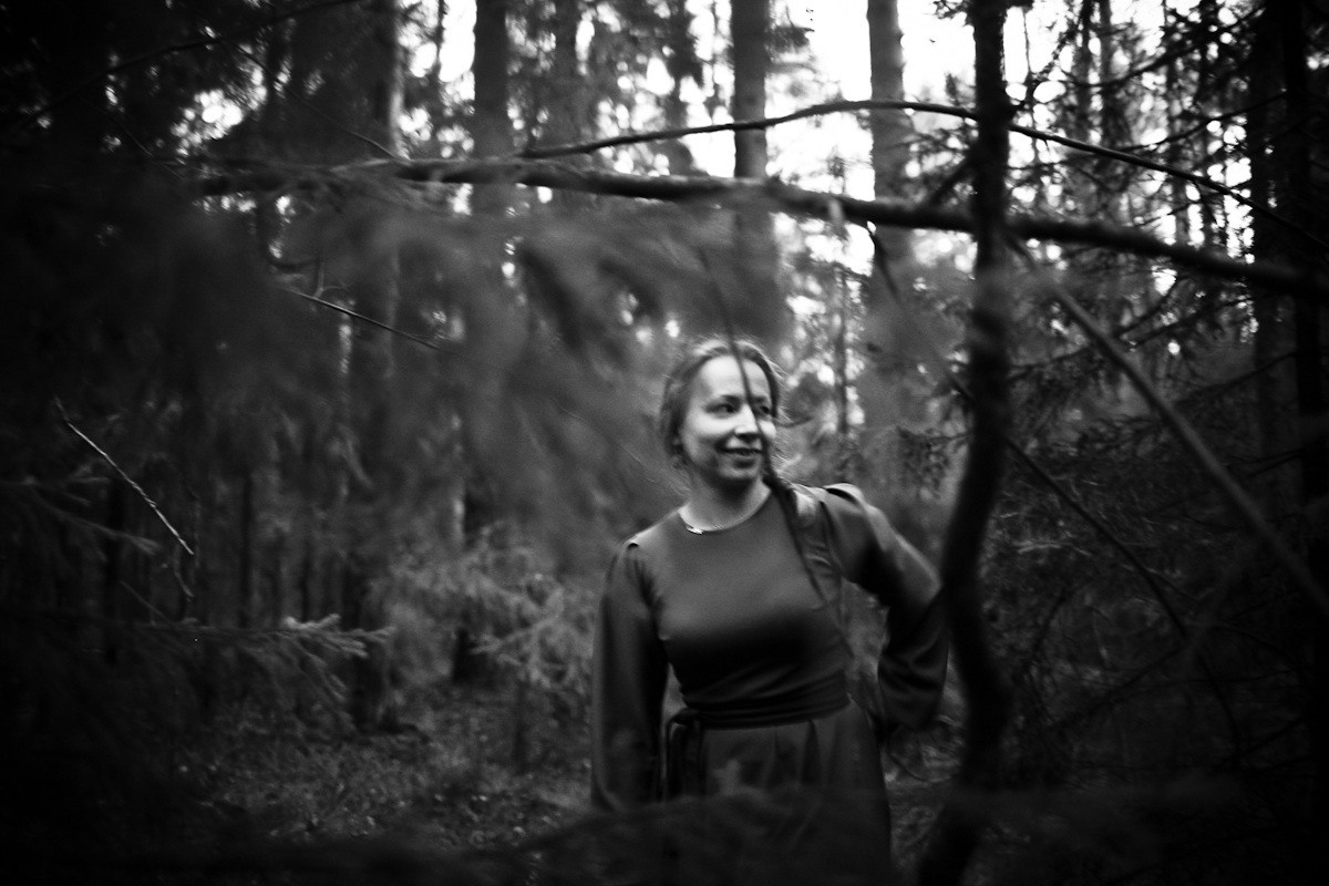 Natalie, woman of forest and sea. Victoria Dini. Art photography in London / Folkestone, UK