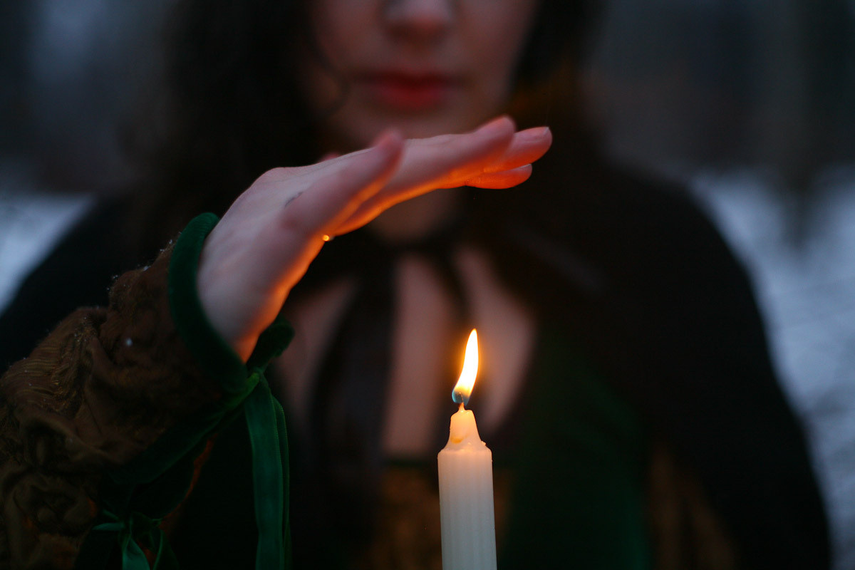 Люда и яблоки старой зимы. Виктория Дини. Арт-фотография