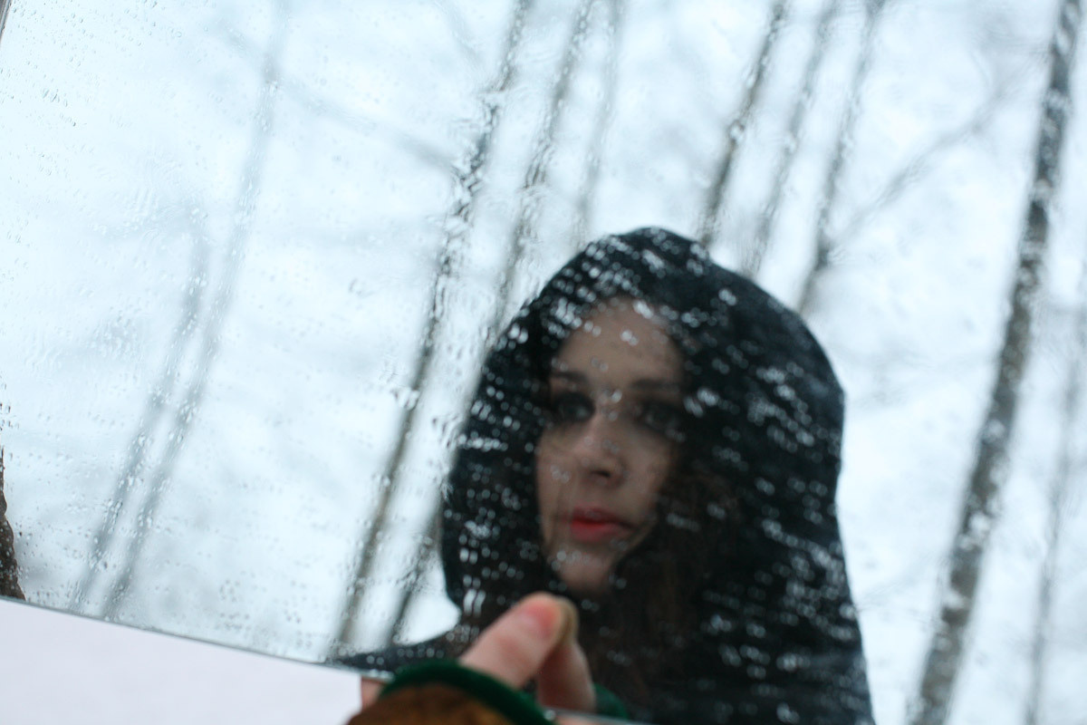 Люда и яблоки старой зимы. Виктория Дини. Арт-фотография