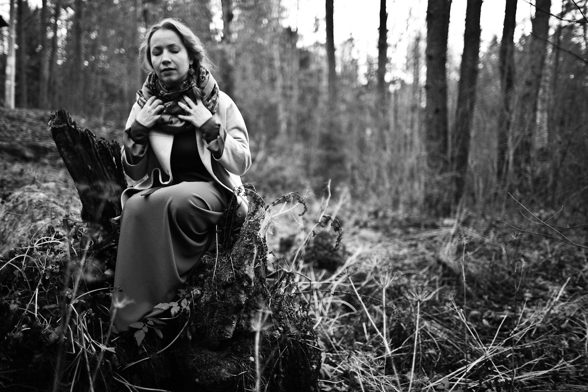 Natalie, woman of forest and sea. Victoria Dini. Art photography in London / Folkestone, UK