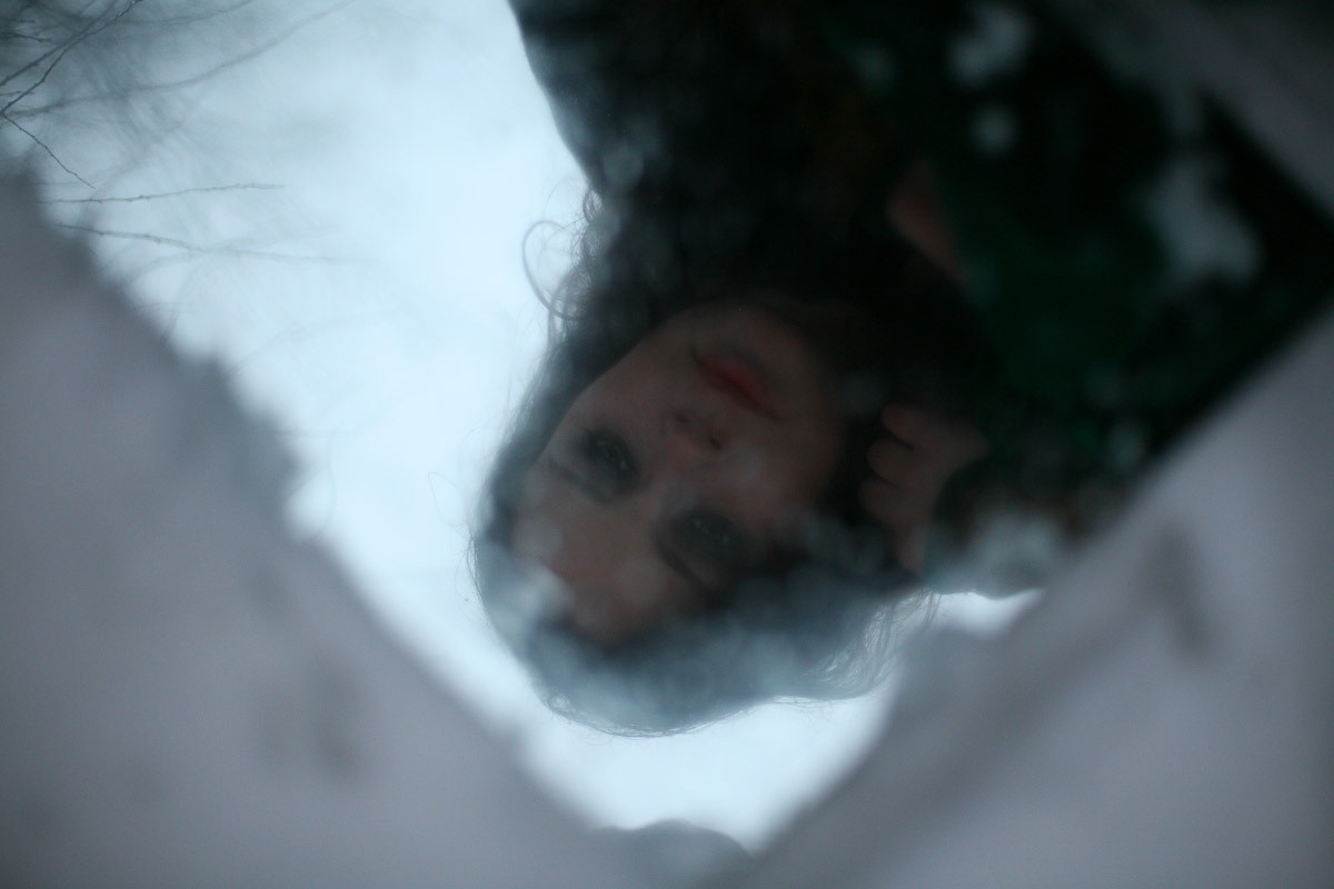 Люда и яблоки старой зимы. Виктория Дини. Арт-фотография