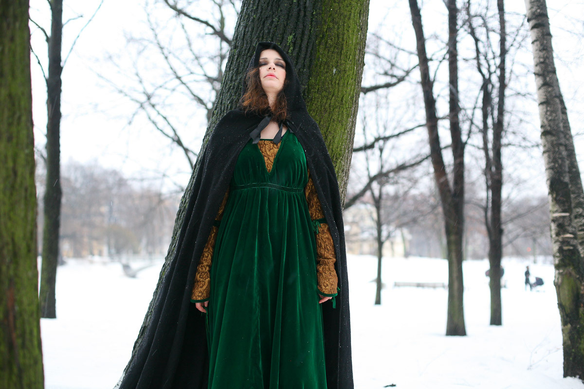 Люда и яблоки старой зимы. Виктория Дини. Арт-фотография