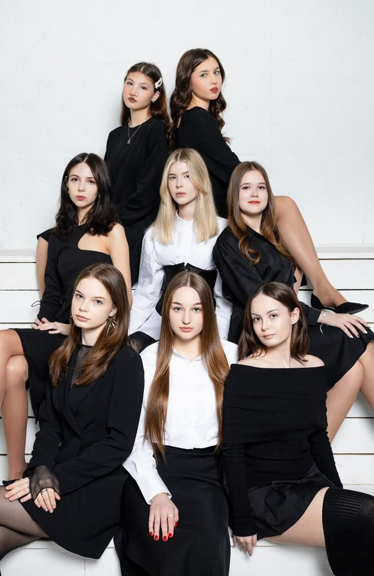 poze grup liceu Moldovaгрупповое фото лицей Молдоваfoto clasă Chișinăuфото класса Кишиневpoze colegi absolvireвыпускной класс фотоalbum grup școlar Moldovaгрупповой альбом Молдоваpoze promoție liceu