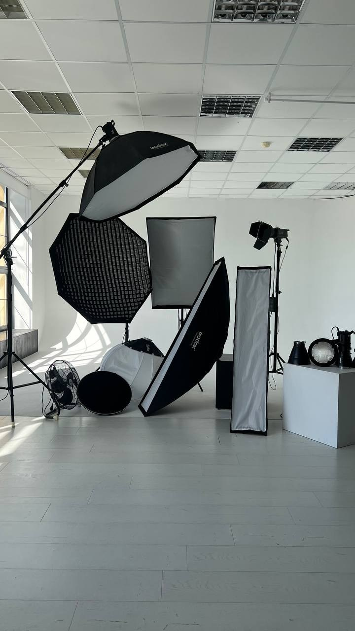 Foto studija Dali aprikojums,