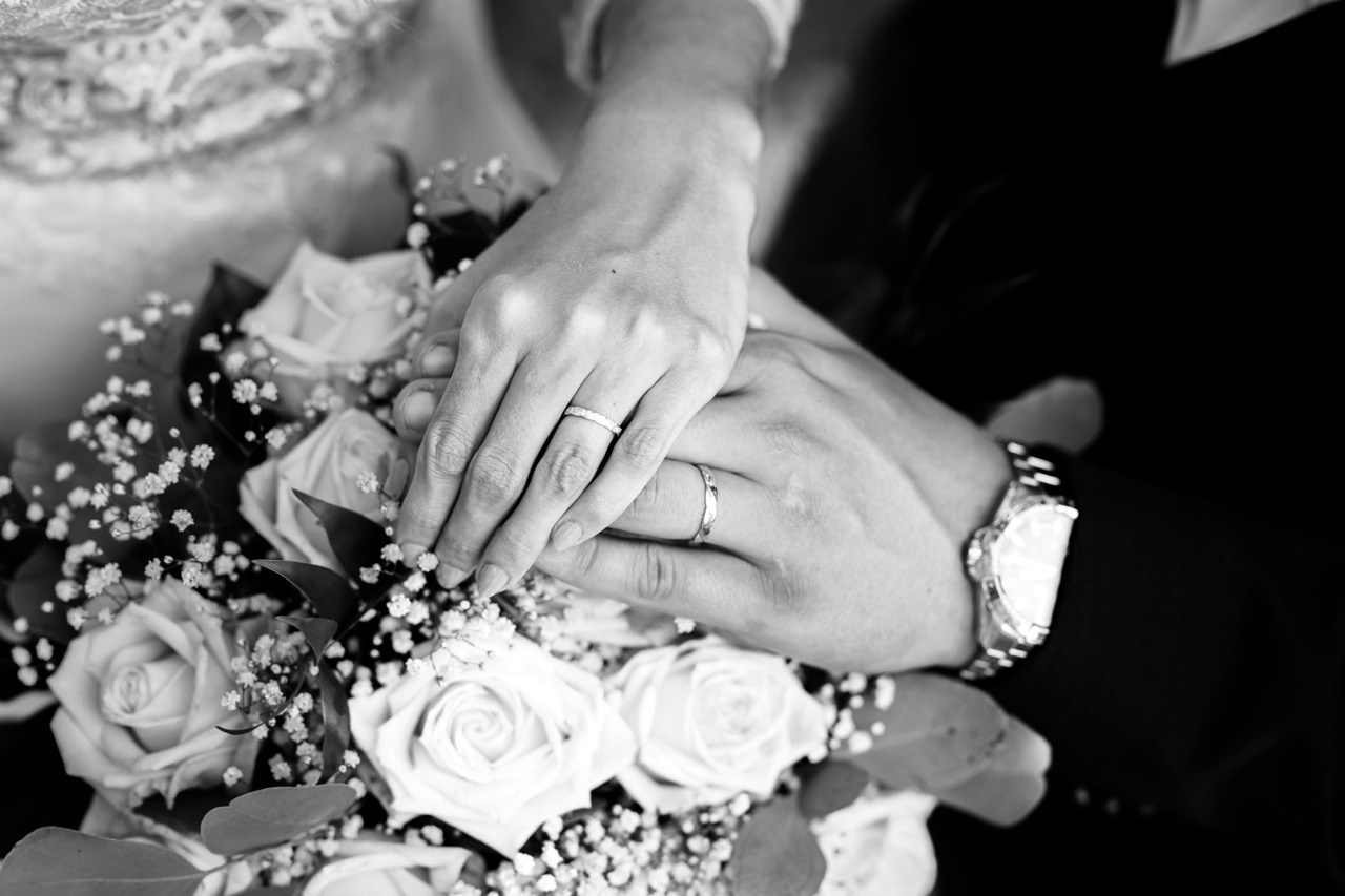 Svatební tým — svatební fotograf a kameraman. Dana Lišková — Empatická fotografka | Introspektivní umělkyně | Neurodivergentní koučka| Zakladatelka Artepy.cz