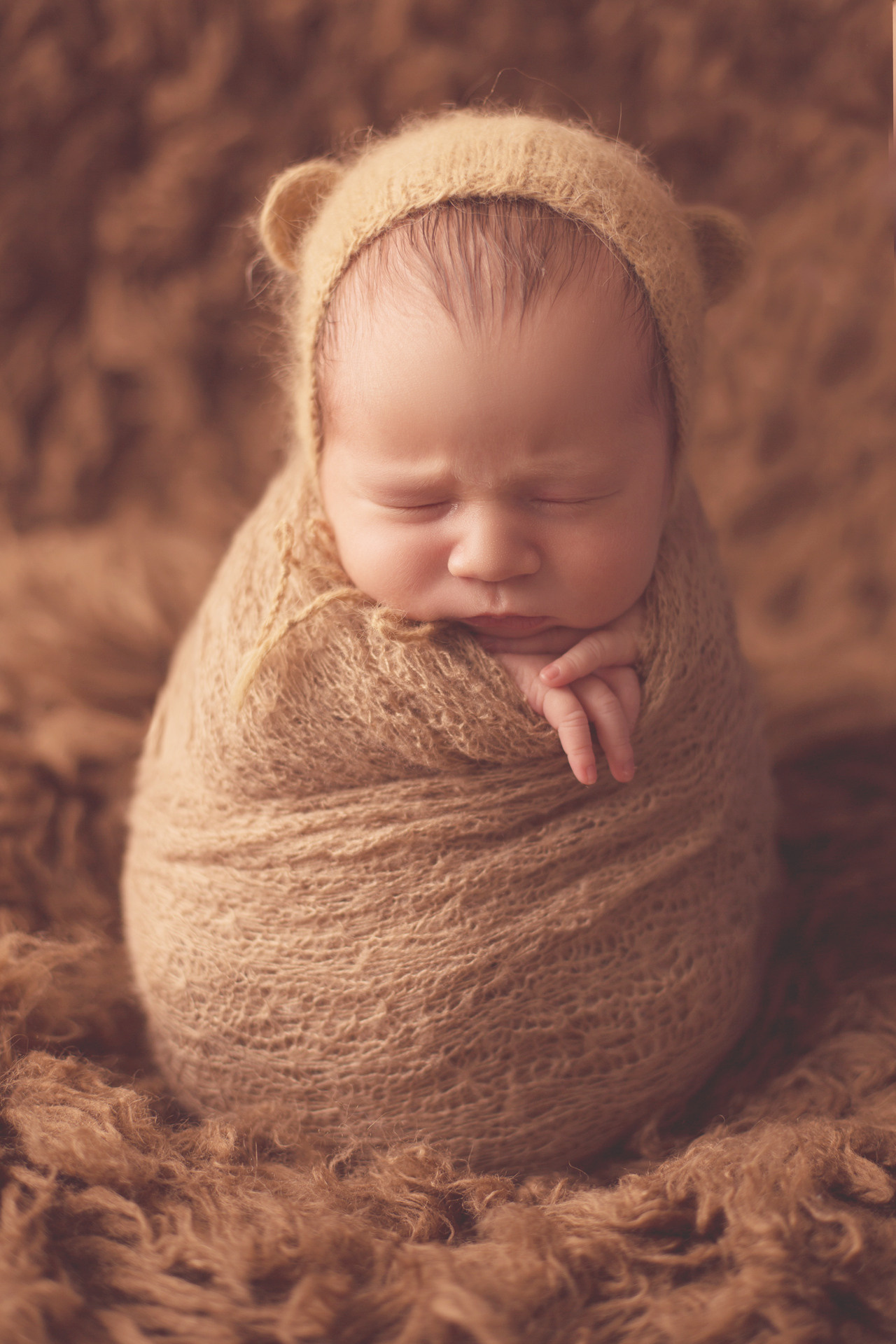 ANNA KOR Newborn Photographer in the UAE
