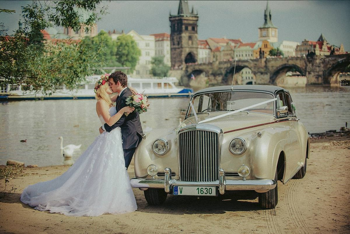 Michelle & Dan — Designer Vrtba Garden Wedding Photography, Prague