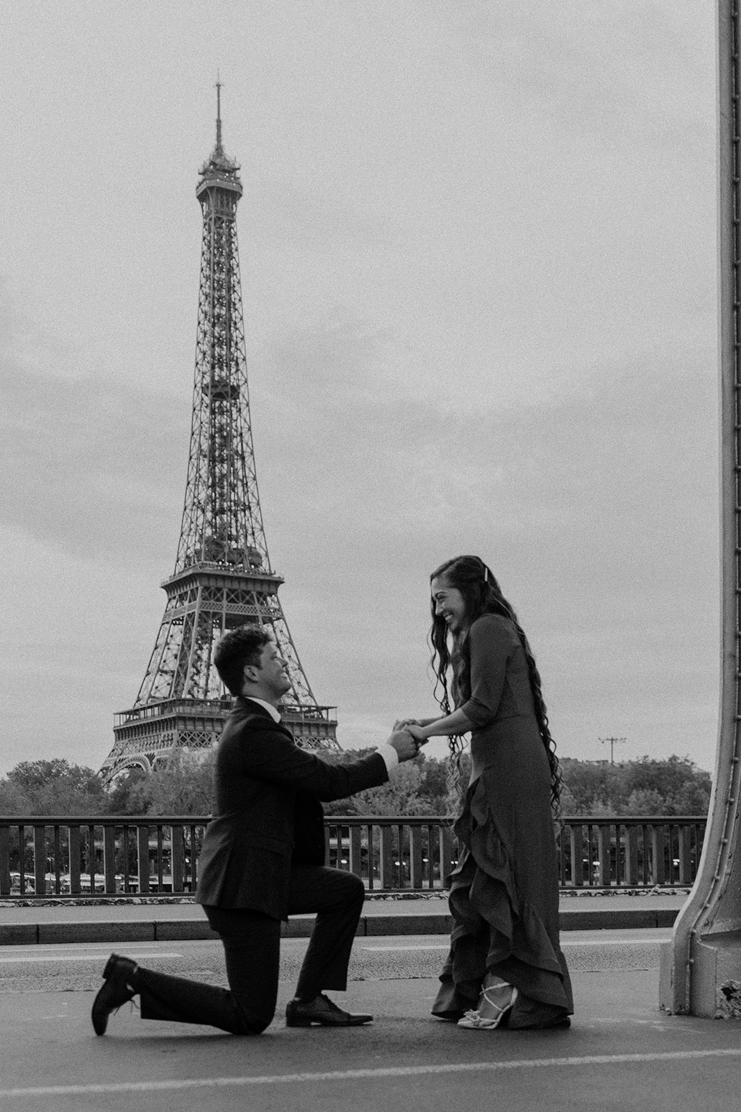 Proposal photo-shoot. Photographer in Paris Yulia Shkadina | Couples, engagement, pre-wedding, individual photo-shoots in Paris at the best locations