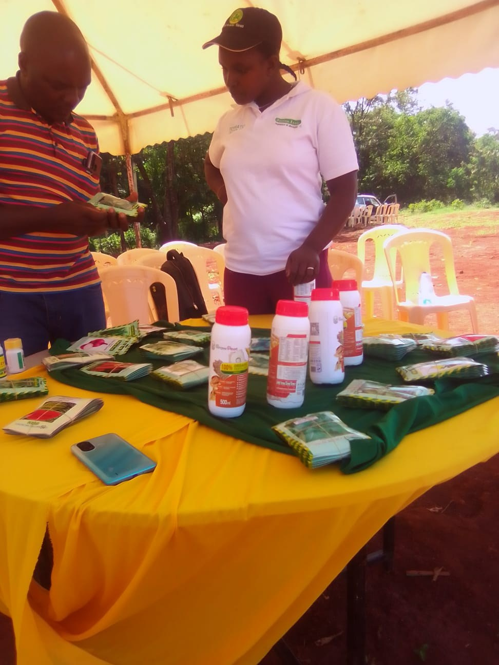 Grow Peat Organic Farming Training Crops and Sustainable Agriculture. Boost Plant Growth with Organic Fertilizers: Our Effective Solution