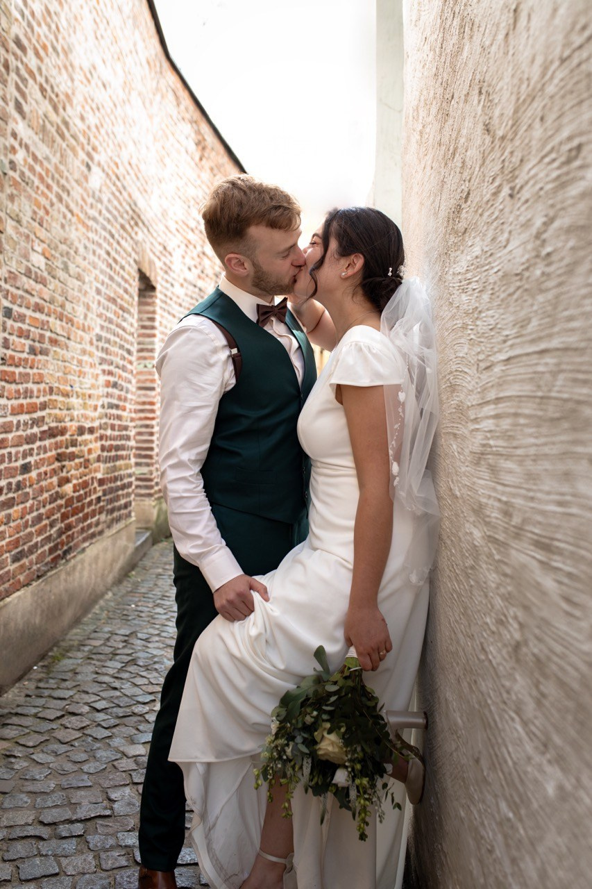 Svatební tým — svatební fotograf a kameraman. Dana Lišková — Empatická fotografka | Introspektivní umělkyně | Neurodivergentní koučka| Zakladatelka Artepy.cz