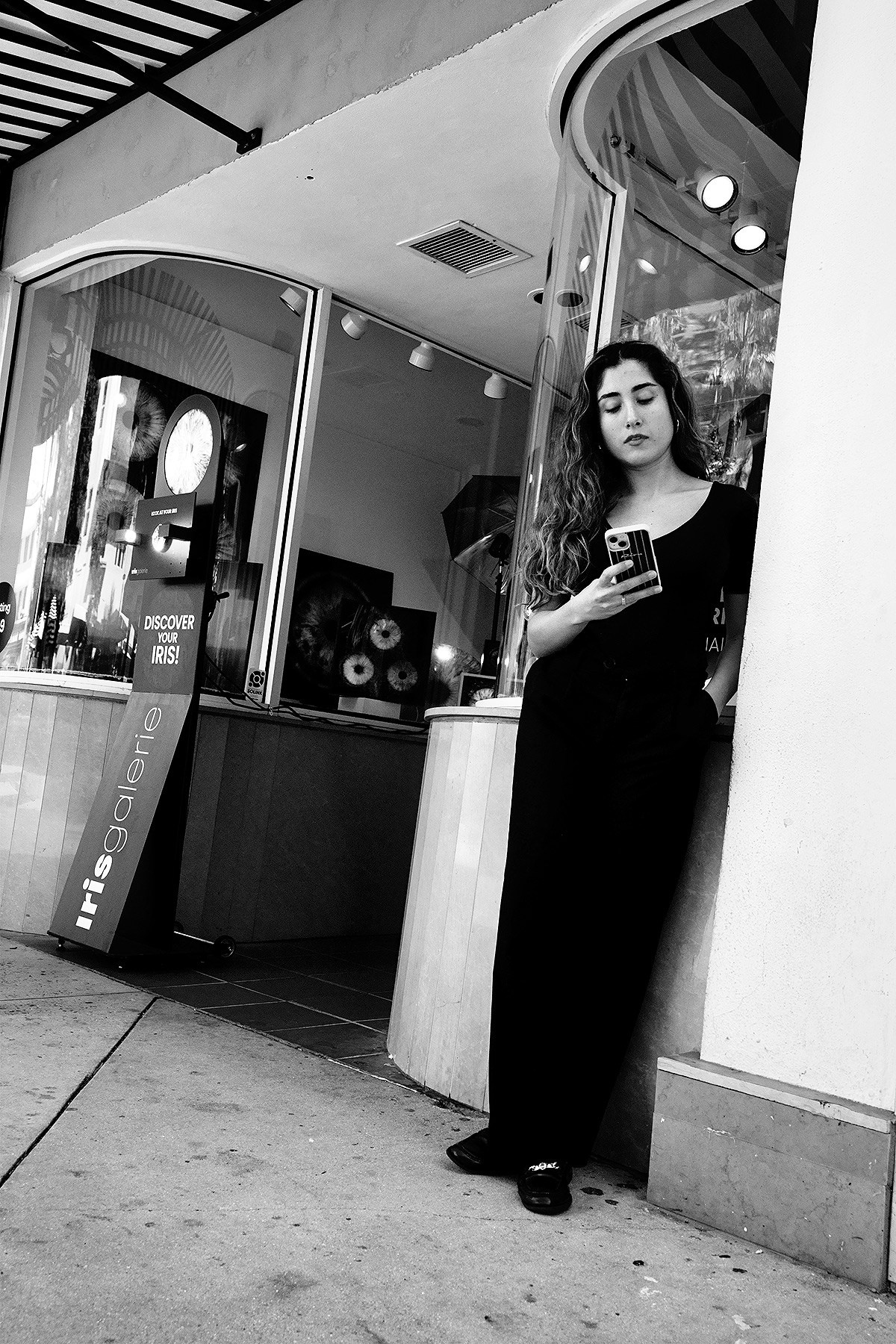 Miami Street Photography — Black & White Vertical Experiment with Light, Contrast & Structure, Breaking NYC Shooting Style. Emin Kuliyev — Award-Winning Wedding Photojournalist NYC & USA | Best Wedding Photographer Known for Candid, Timeless Moments