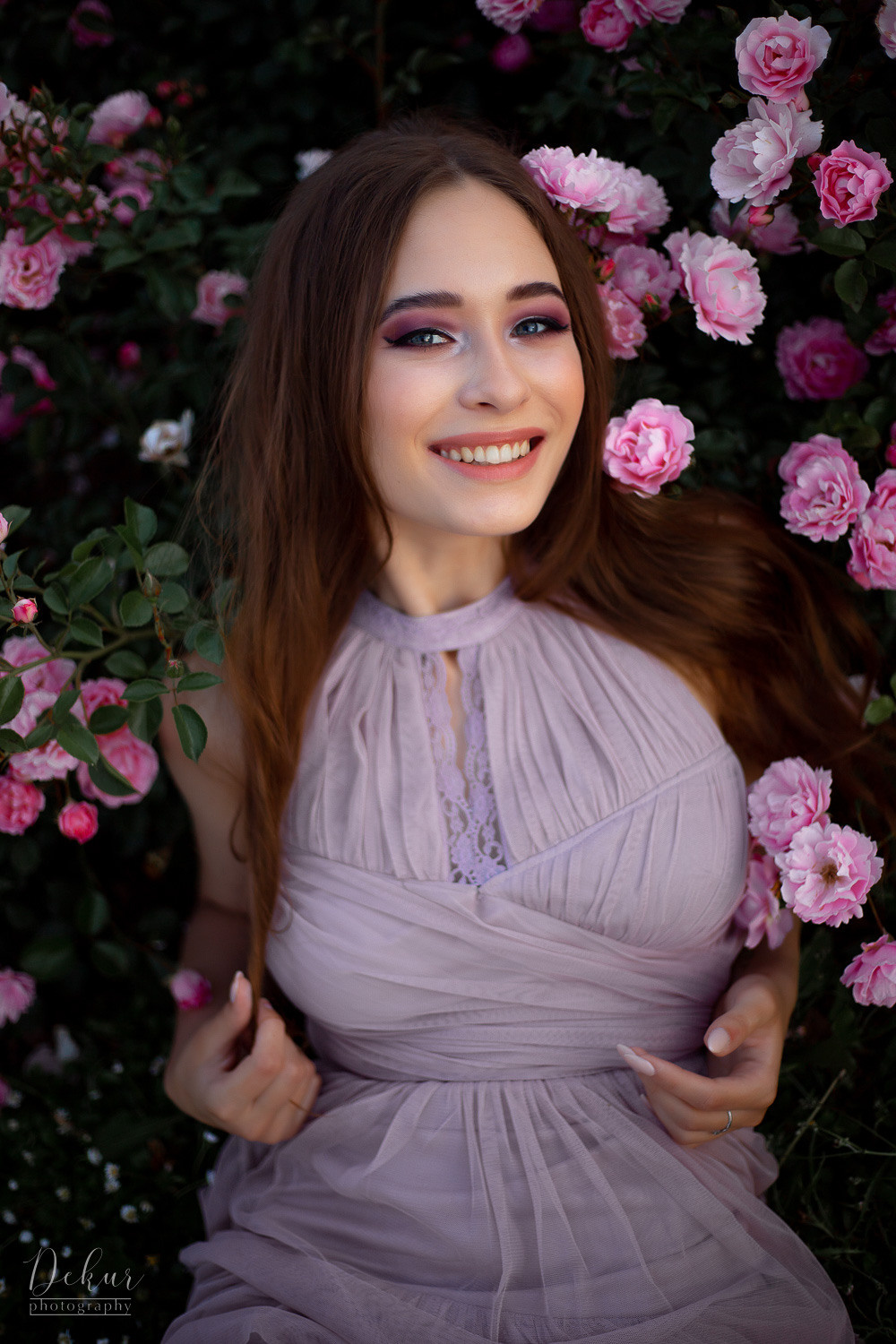 Fotoshooting im Rosen in Heilbronn / Wertwiesenpark. Frauen Fotografie in Heilbronn, Stuttgart, Heidelberg, Öhringen.